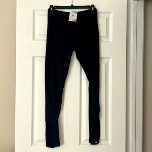 Amelia James size medium black leggings